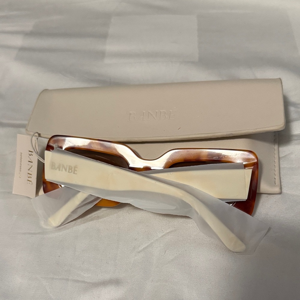 BANBE Cream Rectangular Sunglasses NWT - image 2